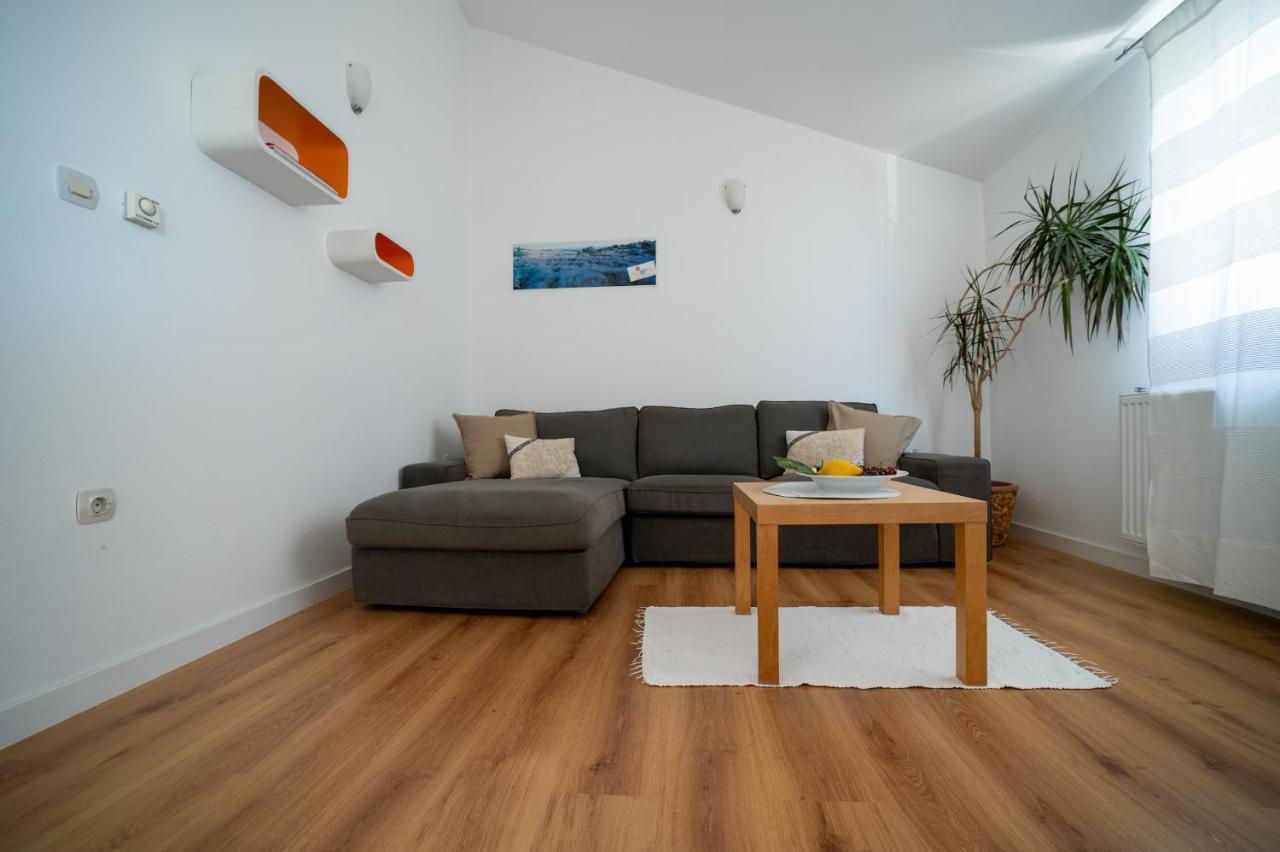 Apartments A&T Sukošan Eksteriør bilde